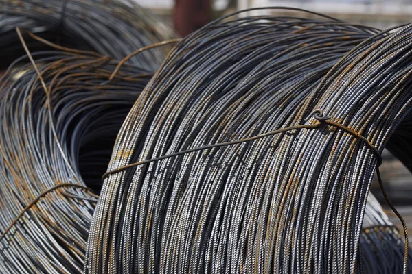 İnce metal takviye koyları metal ürünler depoda, Rusya içine yara