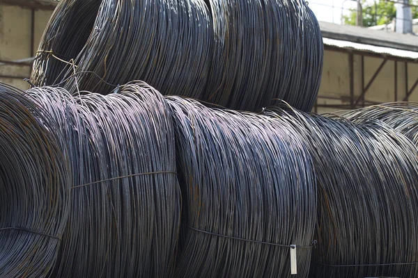 İnce metal takviye koyları metal ürünler depoda, Rusya içine yara