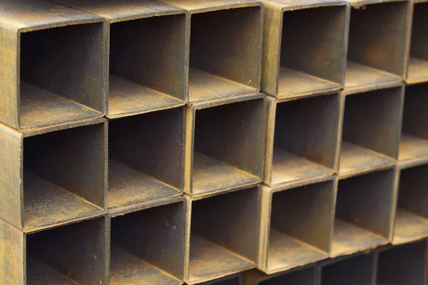 Metal ürünleri, Rusya depodaki paketlerine dikdörtgen kesit metal profil boru