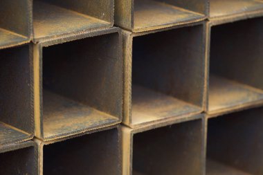 Metal ürünleri, Rusya depodaki paketlerine dikdörtgen kesit metal profil boru
