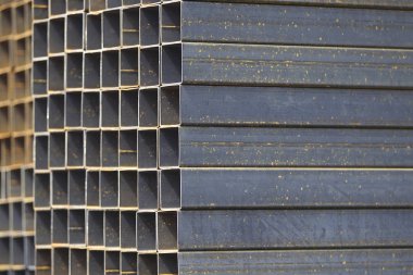 Metal ürünleri, Rusya depodaki paketlerine dikdörtgen kesit metal profil boru