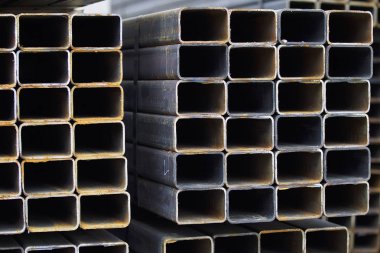 Metal ürünleri, Rusya depodaki paketlerine dikdörtgen kesit metal profil boru