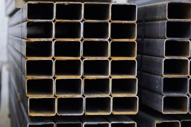 Metal ürünleri, Rusya depodaki paketlerine dikdörtgen kesit metal profil boru