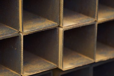 Metal ürünleri, Rusya depodaki paketlerine dikdörtgen kesit metal profil boru