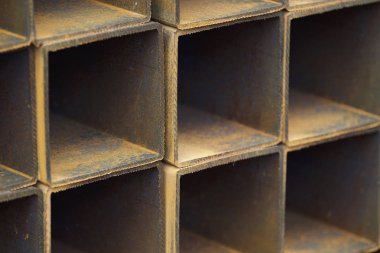 Metal ürünleri, Rusya depodaki paketlerine dikdörtgen kesit metal profil boru