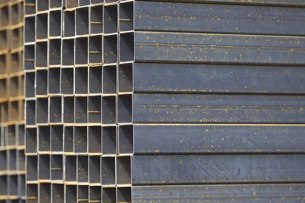 Metal ürünleri, Rusya depodaki paketlerine dikdörtgen kesit metal profil boru