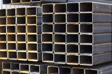 Metal ürünleri, Rusya depodaki paketlerine dikdörtgen kesit metal profil boru