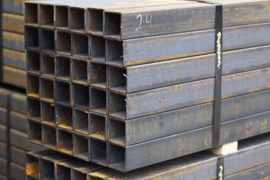 Metal ürünleri, Rusya depodaki paketlerine dikdörtgen kesit metal profil boru