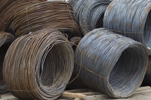 İnce metal takviye koyları metal ürünler depoda, Rusya içine yara