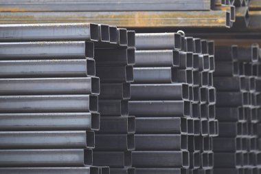 Metal ürünleri, Rusya depodaki paketlerine dikdörtgen kesit metal profil boru