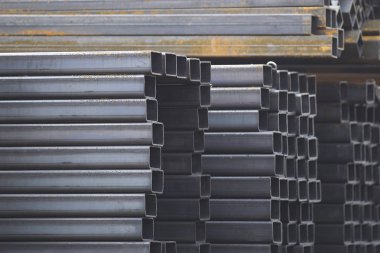 Metal ürünleri, Rusya depodaki paketlerine dikdörtgen kesit metal profil boru