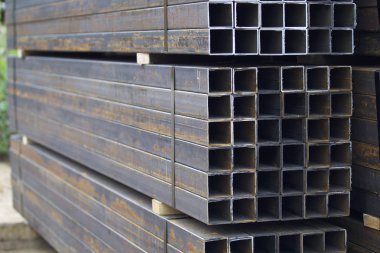 Metal ürünleri, Rusya depodaki paketlerine dikdörtgen kesit metal profil boru