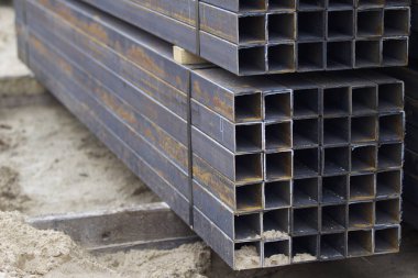 Metal ürünleri, Rusya depodaki paketlerine dikdörtgen kesit metal profil boru