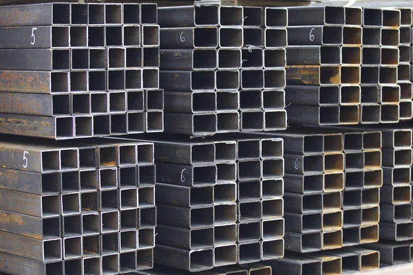 Metal ürünleri, Rusya depodaki paketlerine dikdörtgen kesit metal profil boru