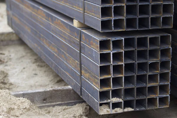 Metal ürünleri, Rusya depodaki paketlerine dikdörtgen kesit metal profil boru