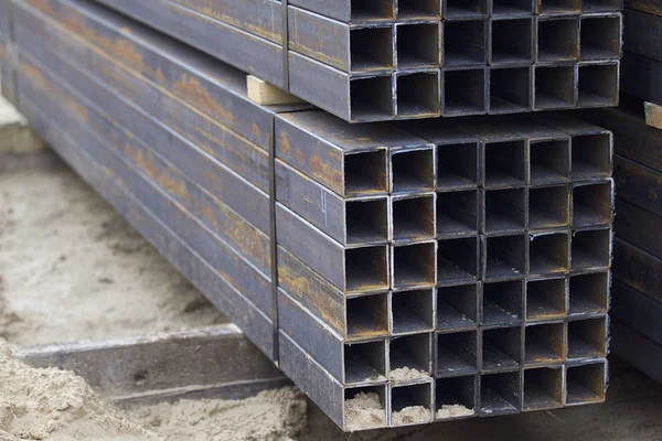 Metal ürünleri, Rusya depodaki paketlerine dikdörtgen kesit metal profil boru