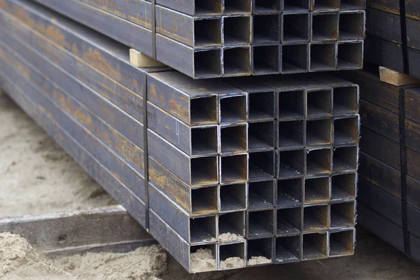 Metal ürünleri, Rusya depodaki paketlerine dikdörtgen kesit metal profil boru