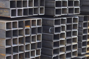 Metal ürünleri, Rusya depodaki paketlerine dikdörtgen kesit metal profil boru