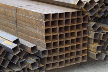 Metal ürünleri, Rusya depodaki paketlerine dikdörtgen kesit metal profil boru