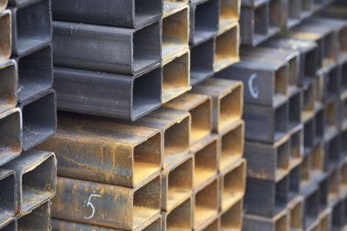 Metal ürünleri, Rusya depodaki paketlerine dikdörtgen kesit metal profil boru