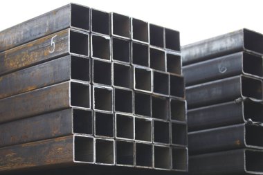 Metal ürünleri, Rusya depodaki paketlerine dikdörtgen kesit metal profil boru