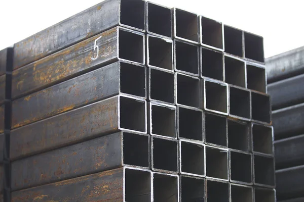 Metal ürünleri, Rusya depodaki paketlerine dikdörtgen kesit metal profil boru