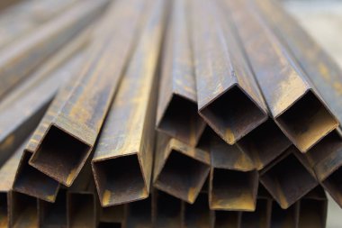 Metal ürünleri, Rusya depodaki paketlerine dikdörtgen kesit metal profil boru