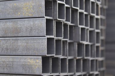 Metal ürünleri, Rusya depodaki paketlerine dikdörtgen kesit metal profil boru