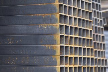 Metal ürünleri, Rusya depodaki paketlerine dikdörtgen kesit metal profil boru