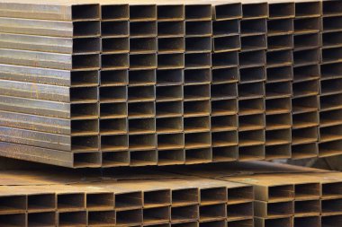 Metal ürünleri, Rusya depodaki paketlerine dikdörtgen kesit metal profil boru