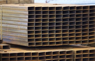 Metal ürünleri, Rusya depodaki paketlerine dikdörtgen kesit metal profil boru