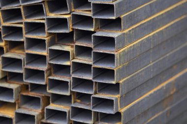 Metal ürünleri, Rusya depodaki paketlerine dikdörtgen kesit metal profil boru