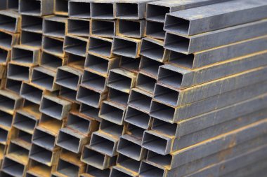 Metal ürünleri, Rusya depodaki paketlerine dikdörtgen kesit metal profil boru