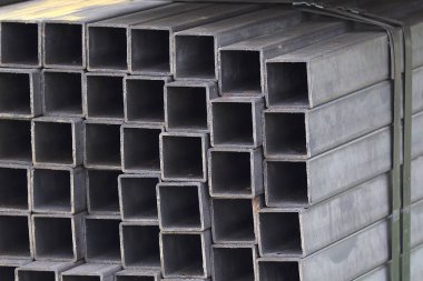 Metal ürünleri, Rusya depodaki paketlerine dikdörtgen kesit metal profil boru