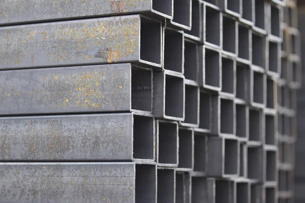 Metal ürünleri, Rusya depodaki paketlerine dikdörtgen kesit metal profil boru