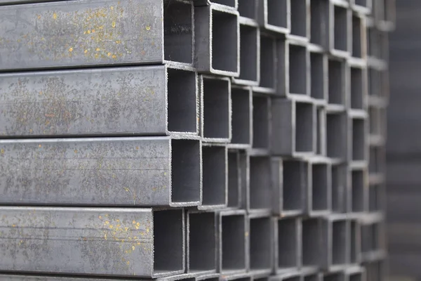 Metal ürünleri, Rusya depodaki paketlerine dikdörtgen kesit metal profil boru