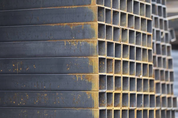 Metal ürünleri, Rusya depodaki paketlerine dikdörtgen kesit metal profil boru