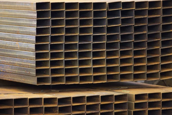 Metal ürünleri, Rusya depodaki paketlerine dikdörtgen kesit metal profil boru