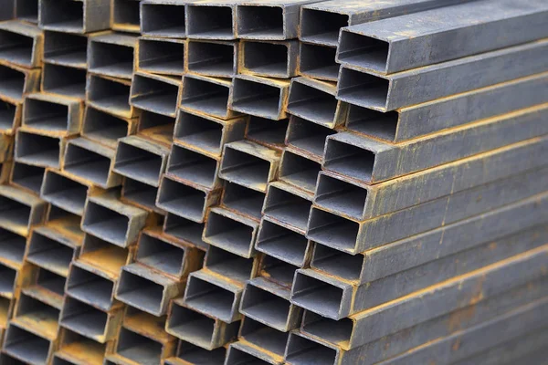 Metal ürünleri, Rusya depodaki paketlerine dikdörtgen kesit metal profil boru