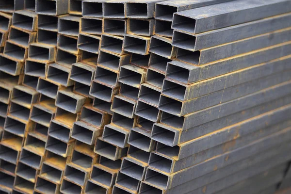 Metal ürünleri, Rusya depodaki paketlerine dikdörtgen kesit metal profil boru