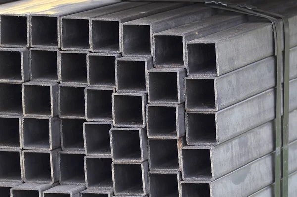 Metal ürünleri, Rusya depodaki paketlerine dikdörtgen kesit metal profil boru