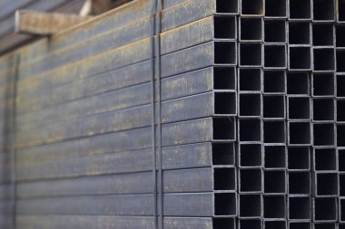 Metal ürünleri, Rusya depodaki paketlerine dikdörtgen kesit metal profil boru