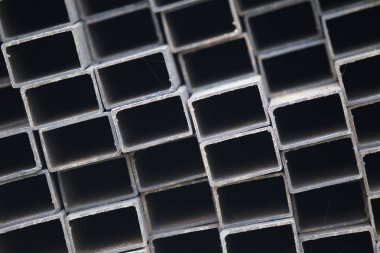 Metal ürünleri, Rusya depodaki paketlerine dikdörtgen kesit metal profil boru