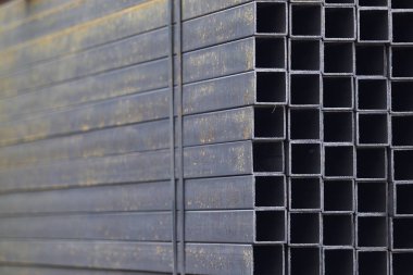 Metal ürünleri, Rusya depodaki paketlerine dikdörtgen kesit metal profil boru