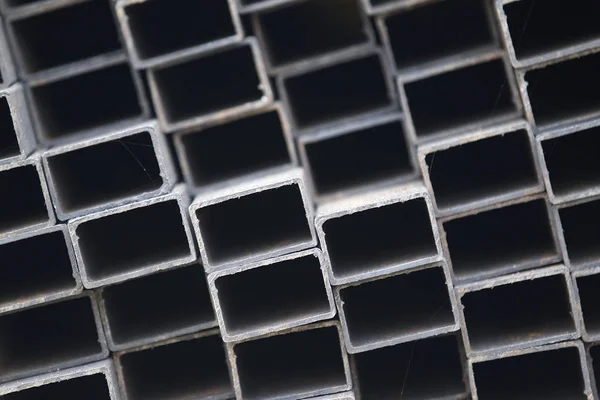 Metal ürünleri, Rusya depodaki paketlerine dikdörtgen kesit metal profil boru