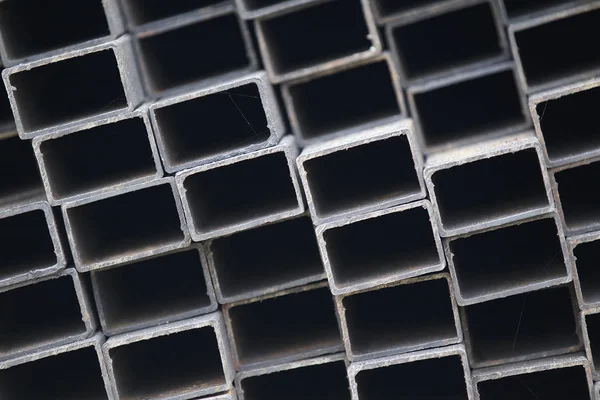 Metal ürünleri, Rusya depodaki paketlerine dikdörtgen kesit metal profil boru