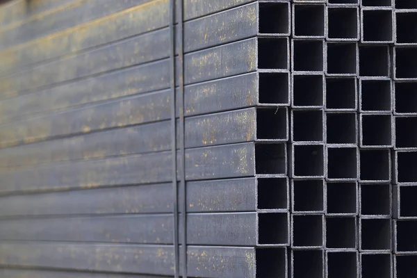 Metal ürünleri, Rusya depodaki paketlerine dikdörtgen kesit metal profil boru