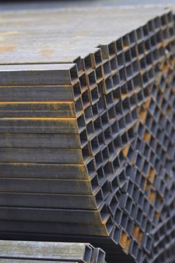 Metal ürünleri, Rusya depodaki paketlerine dikdörtgen kesit metal profil boru