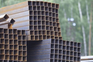 Metal ürünleri, Rusya depodaki paketlerine dikdörtgen kesit metal profil boru