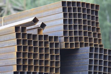 Metal ürünleri, Rusya depodaki paketlerine dikdörtgen kesit metal profil boru